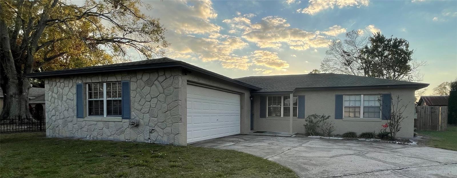 WOODBERY ESTATES - Residential Lease