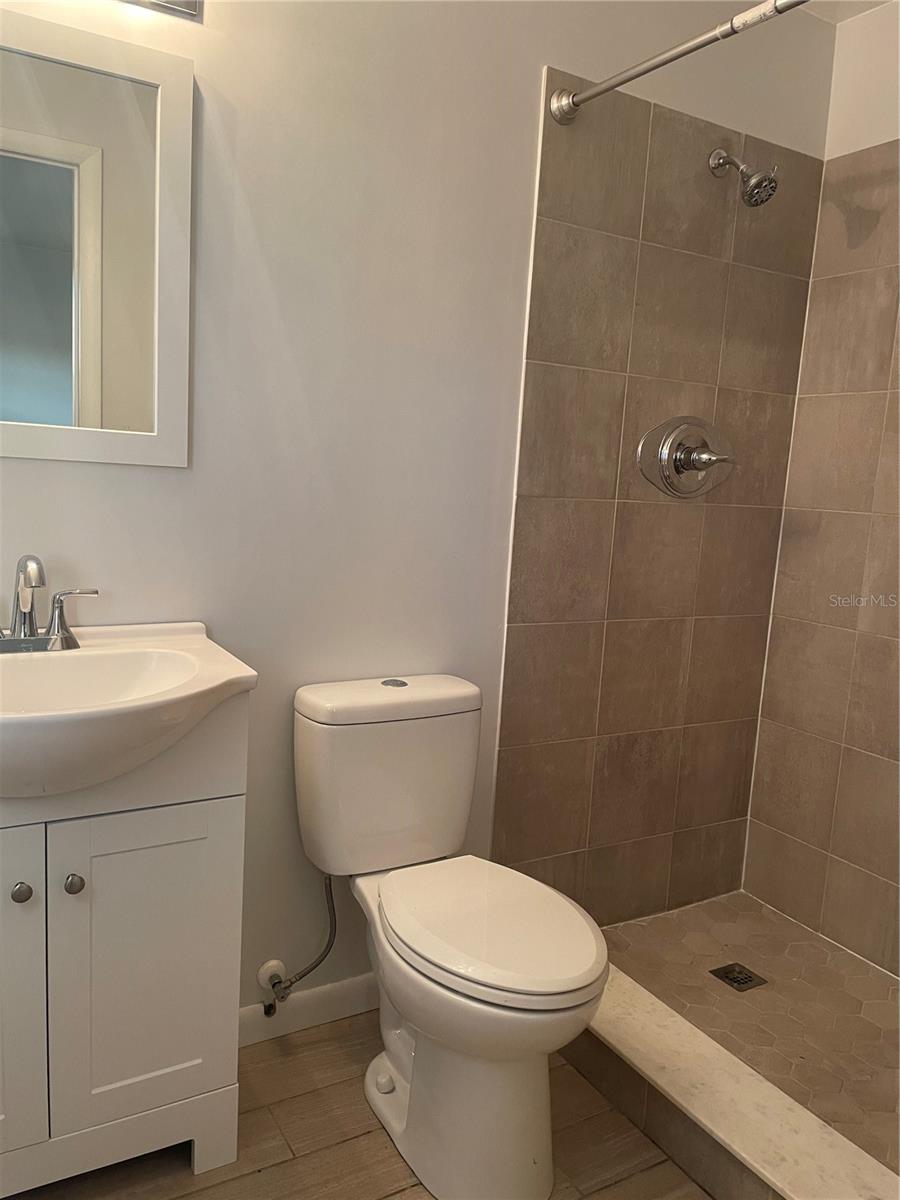 WOODBERY ESTATES - Residential Lease
