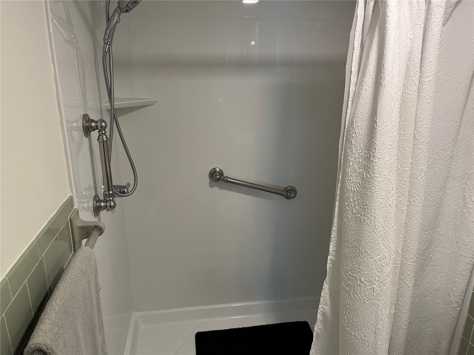 ON TOP OF THE WORLD - Residential