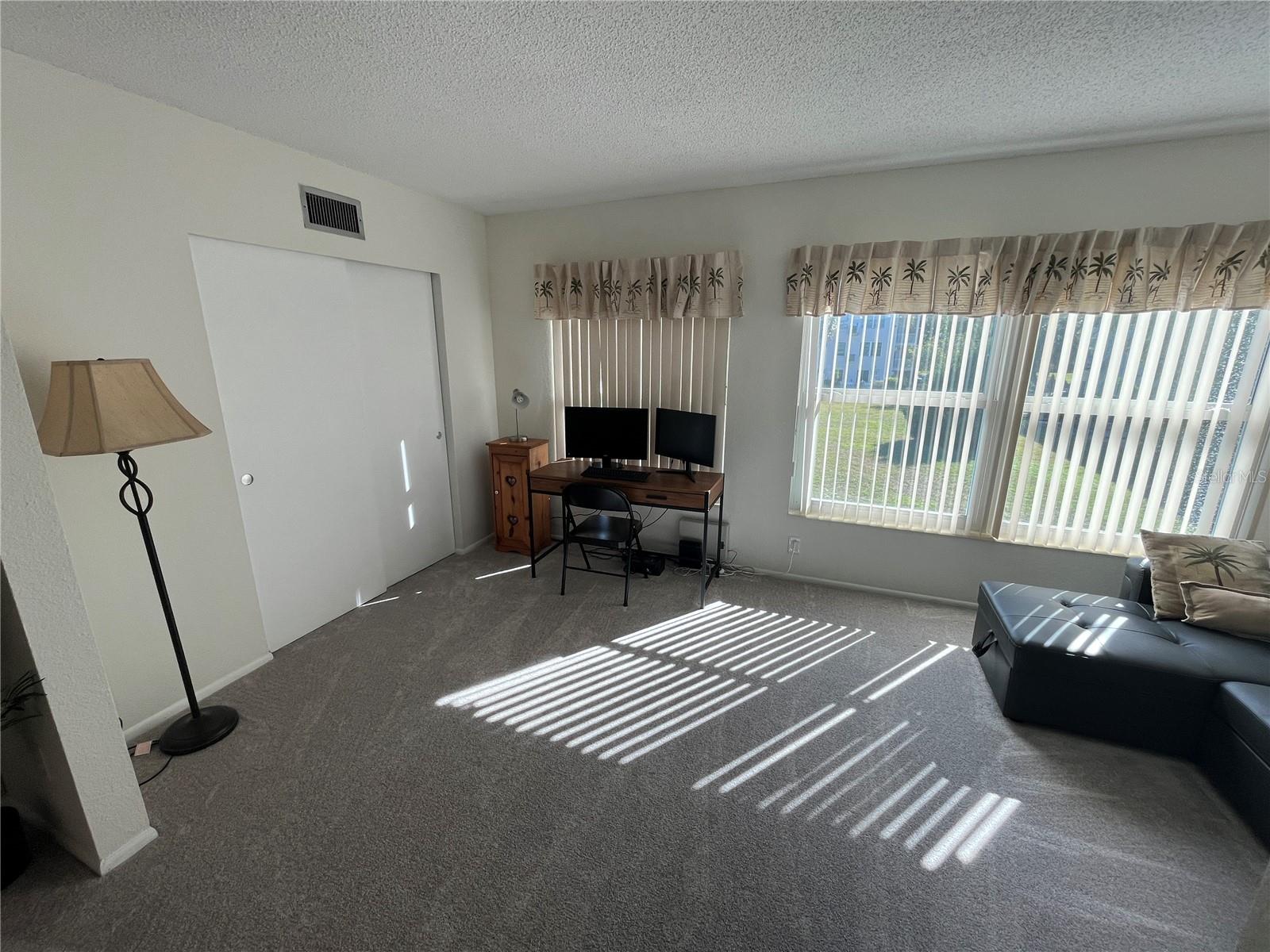 ON TOP OF THE WORLD - Residential