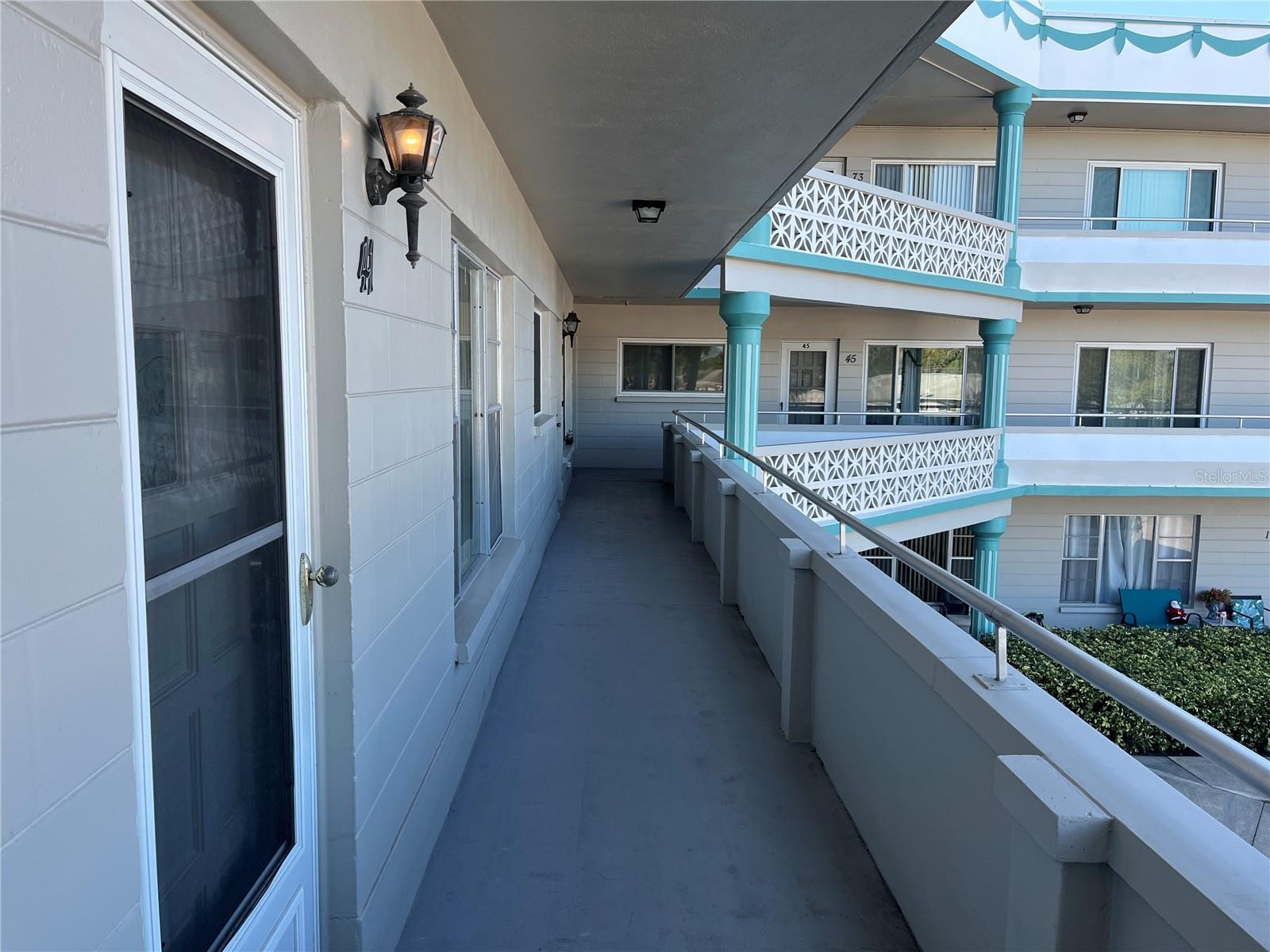 ON TOP OF THE WORLD - Residential