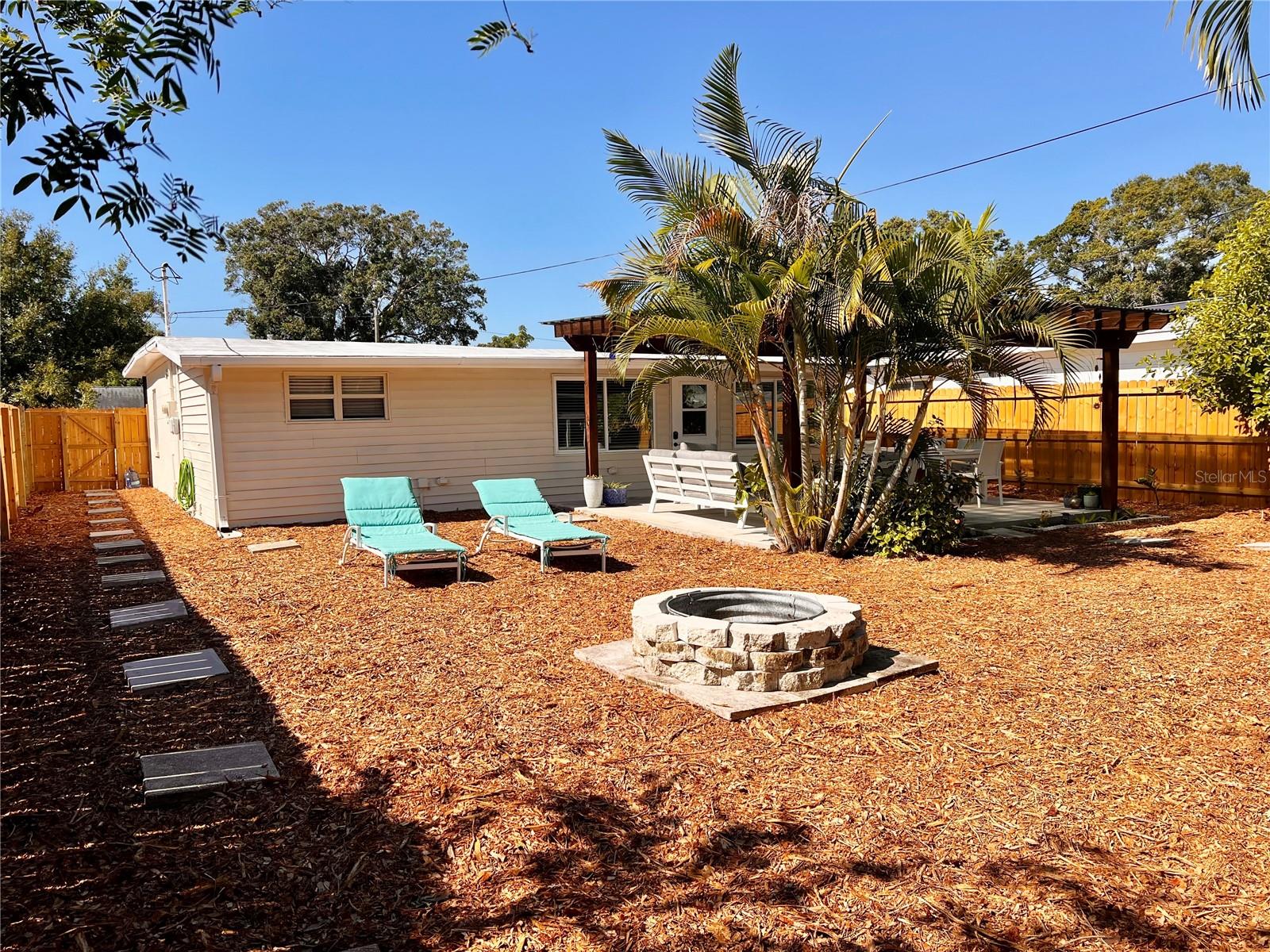 EVERGREEN VILLA - Residential