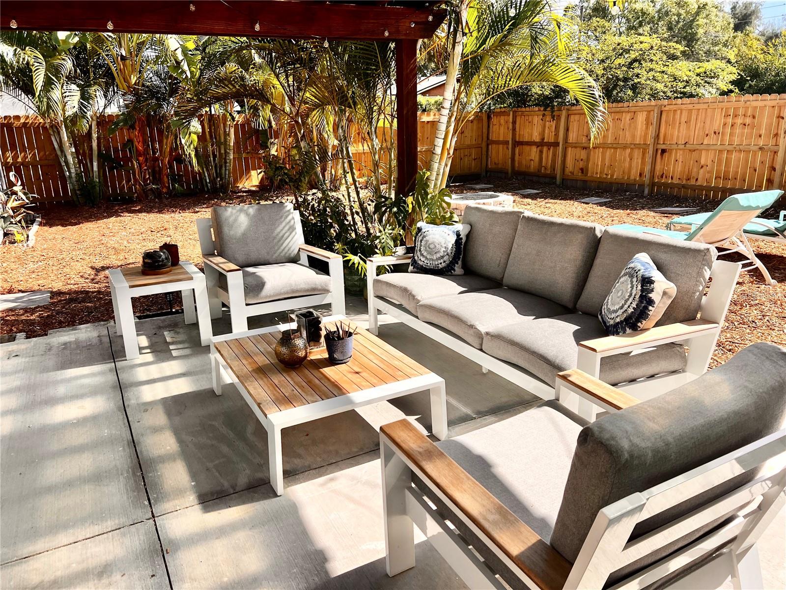 EVERGREEN VILLA - Residential