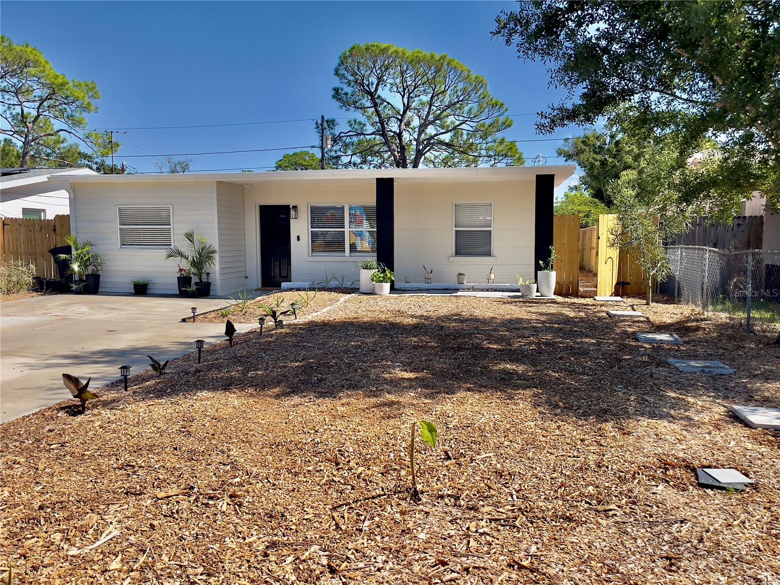 EVERGREEN VILLA - Residential