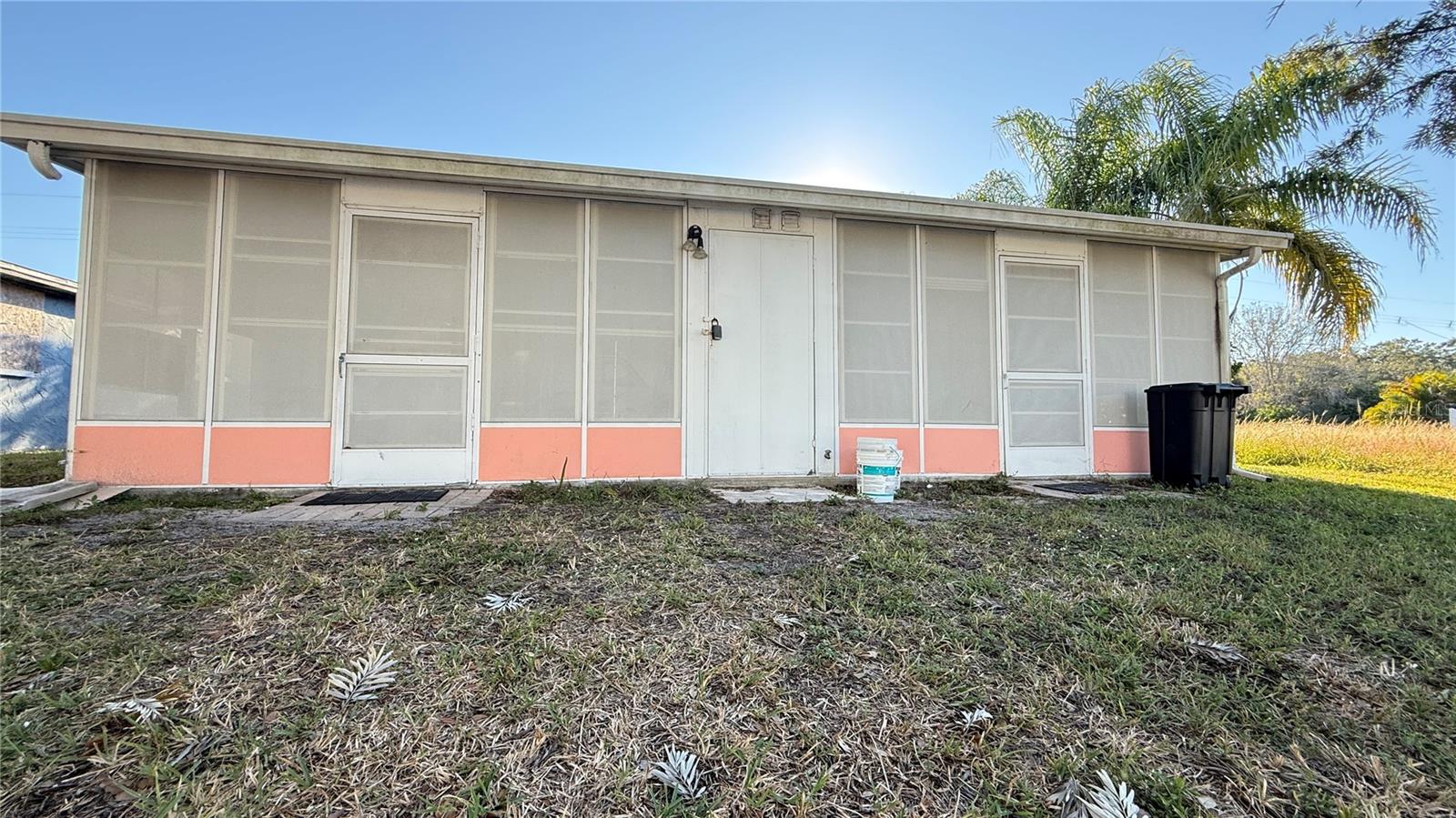 LEISURE BEACH - Residential Lease