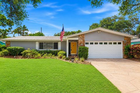 Photo of 1904 Granada Court, Clearwater, FL 33764 (MLS # TB8495981)