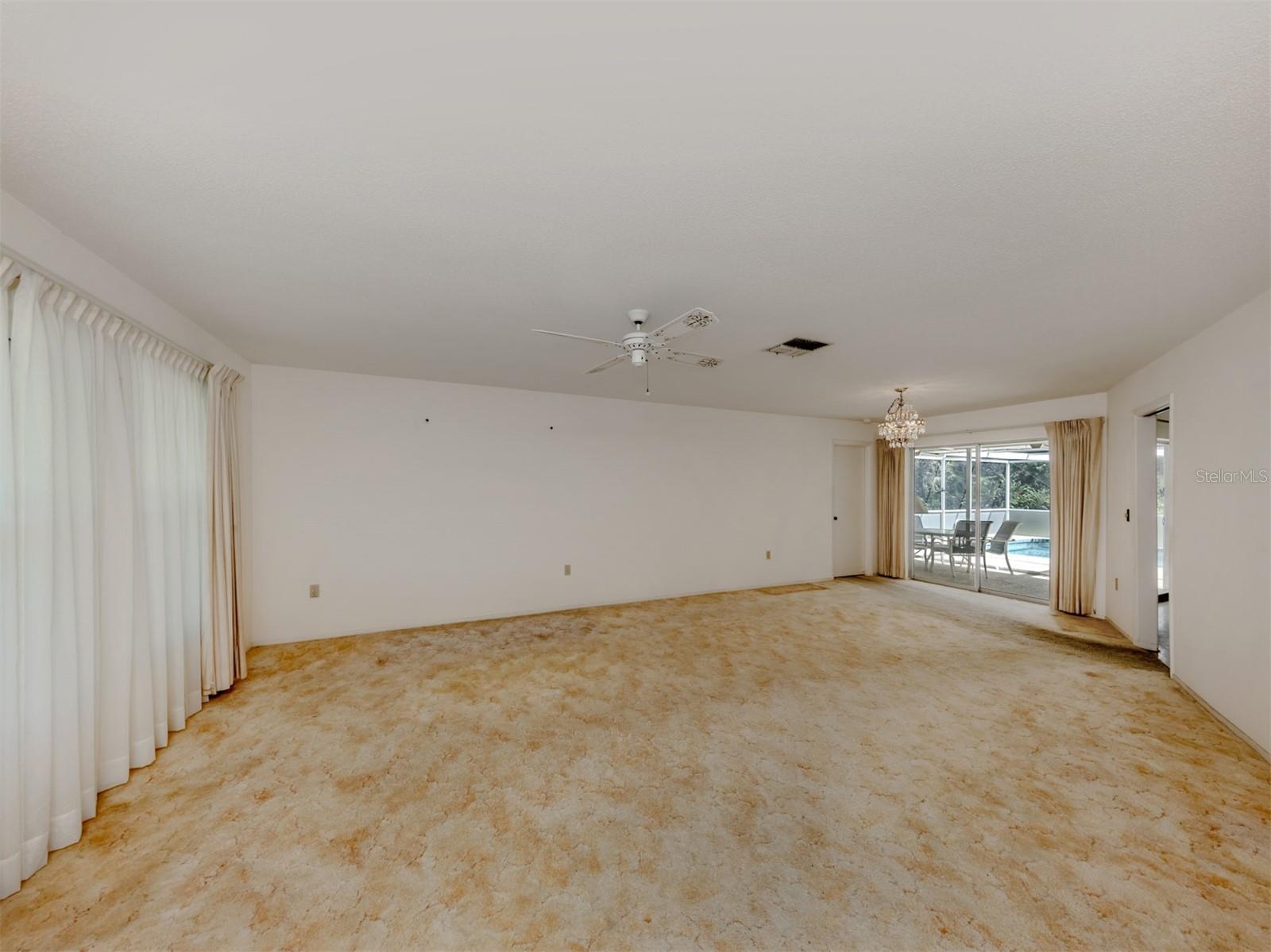 1332 WHISPERING LANE