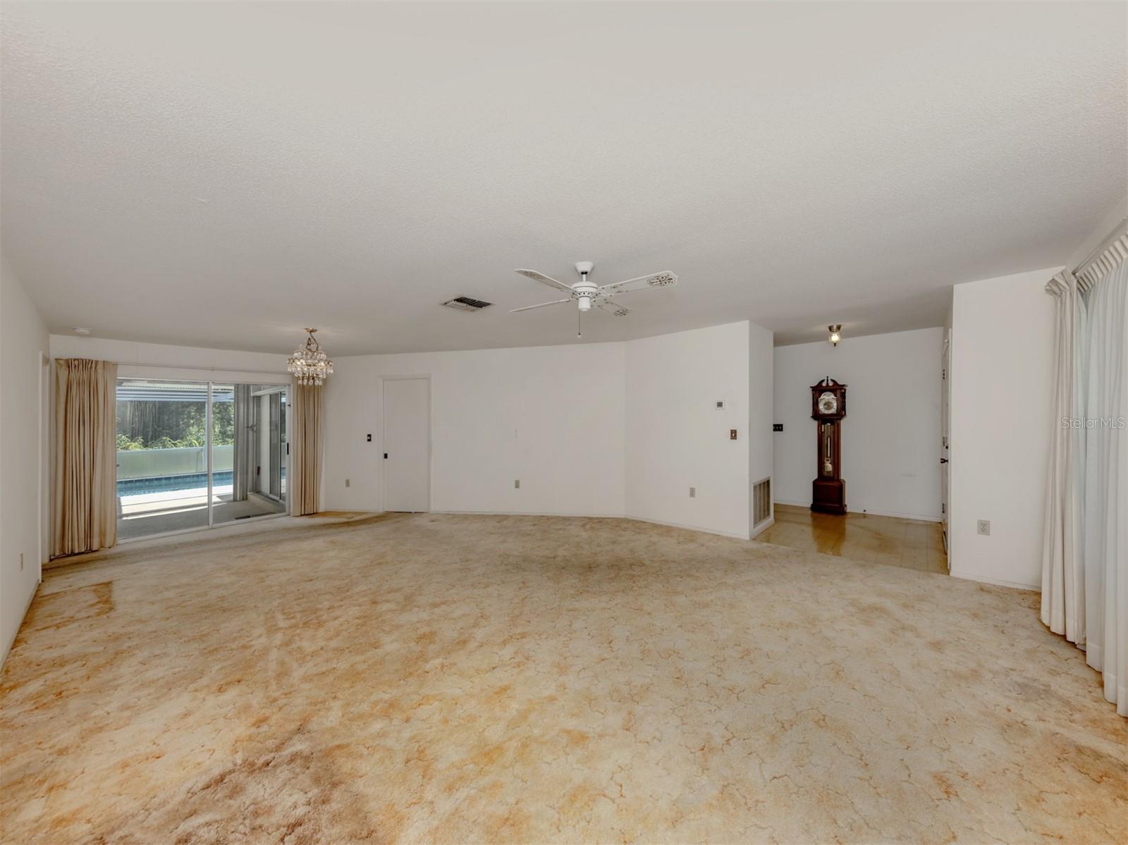 1332 WHISPERING LANE