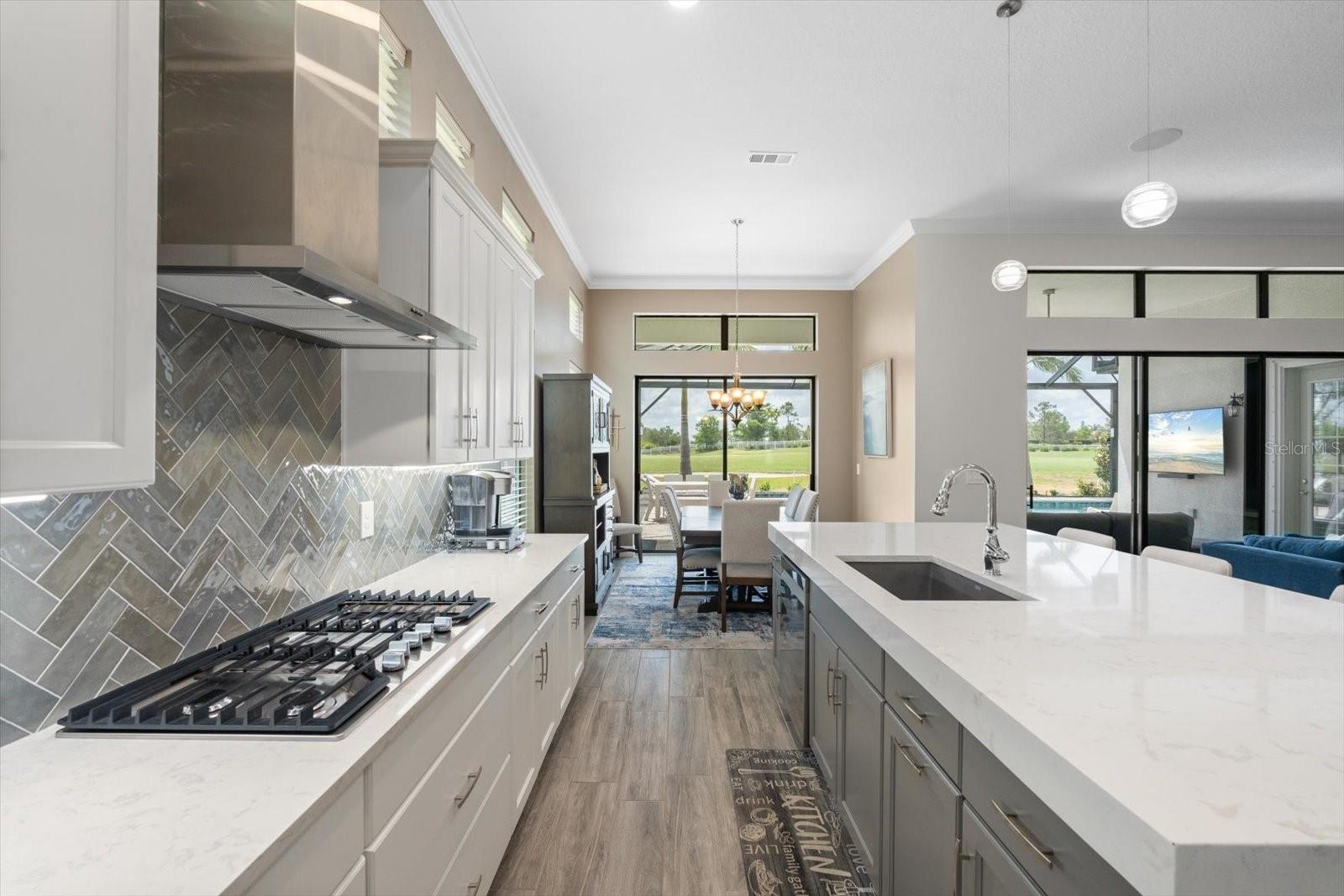 COUNTRY CLUB EAST AT LAKEWD RNCH TT - Residential