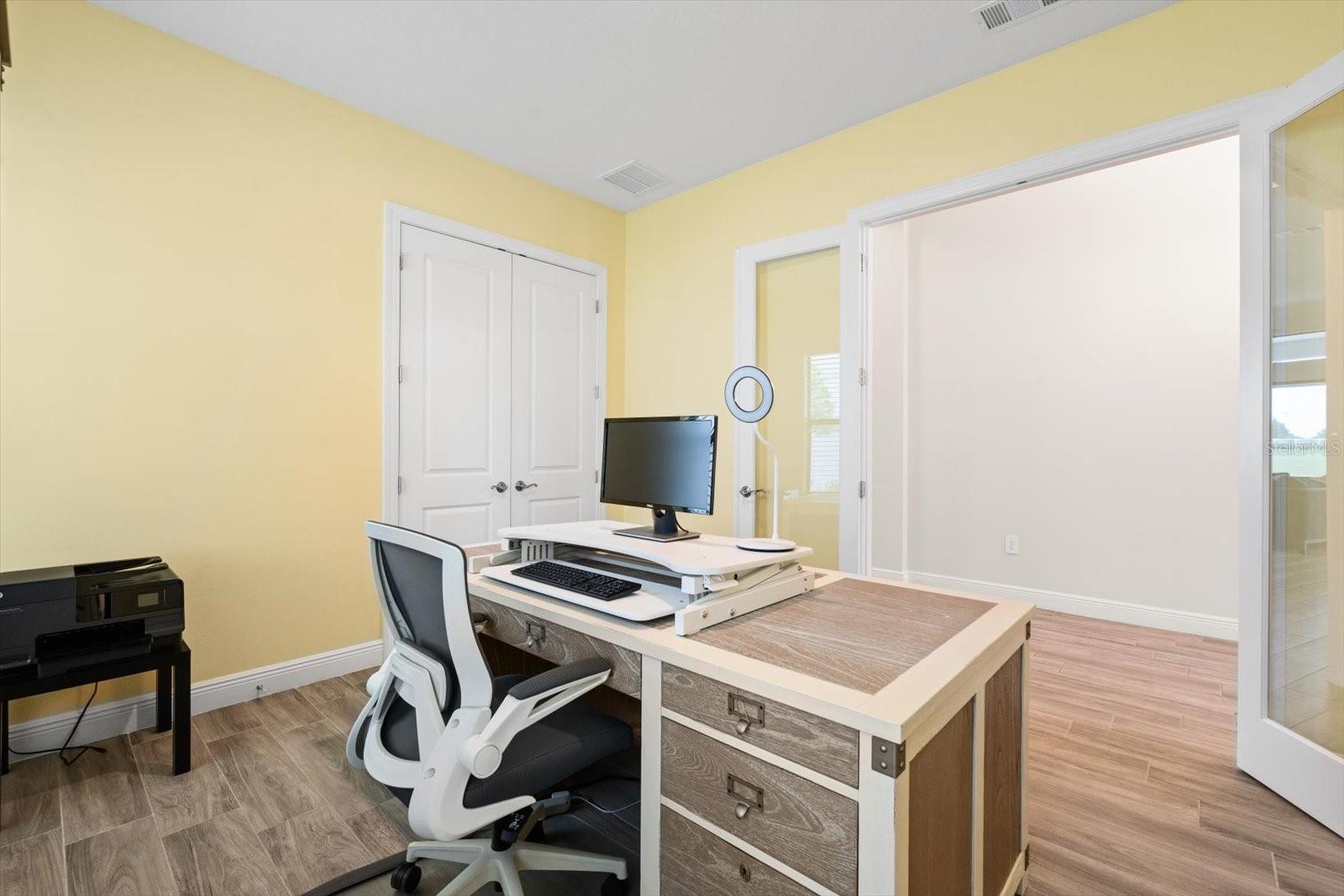 COUNTRY CLUB EAST AT LAKEWD RNCH TT - Residential