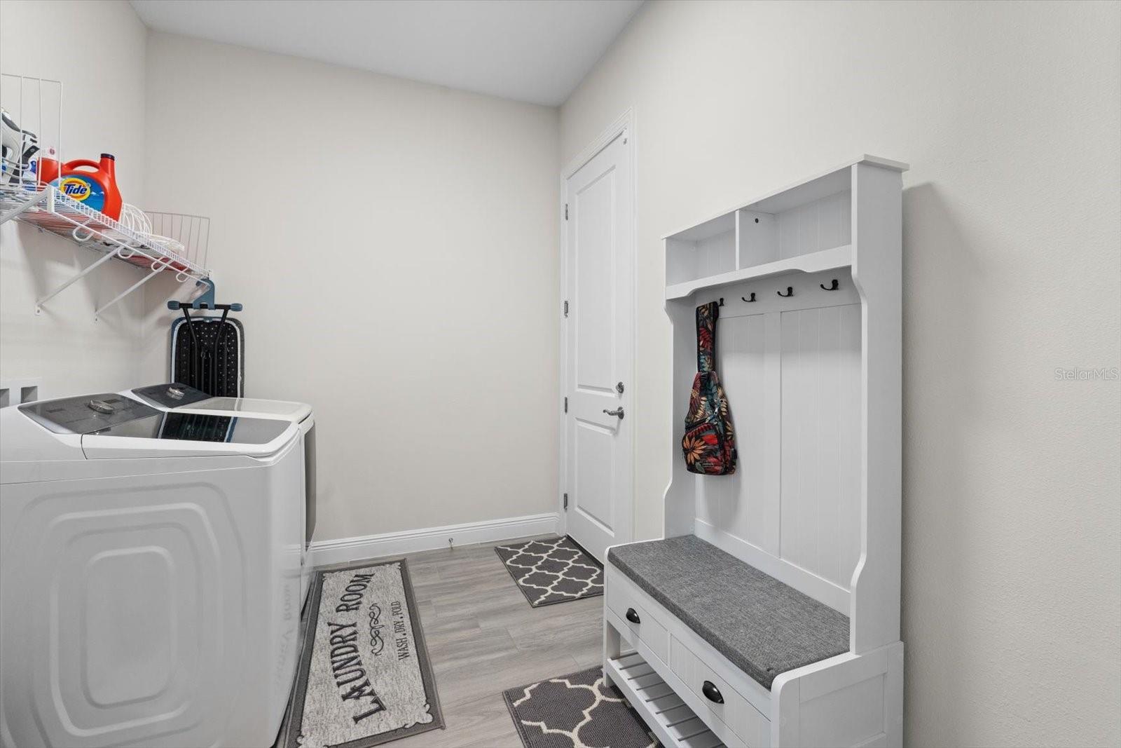 COUNTRY CLUB EAST AT LAKEWD RNCH TT - Residential