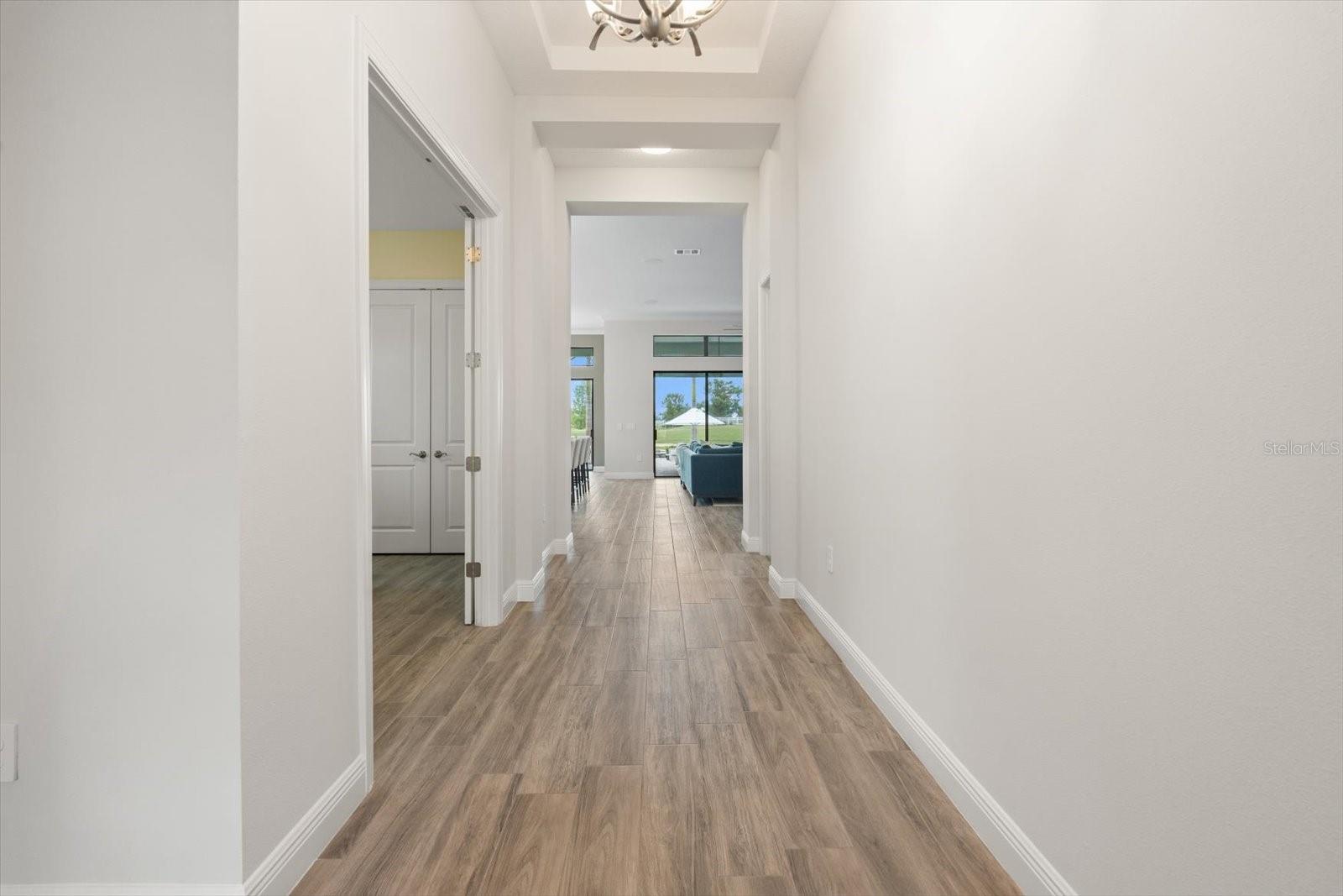 COUNTRY CLUB EAST AT LAKEWD RNCH TT - Residential