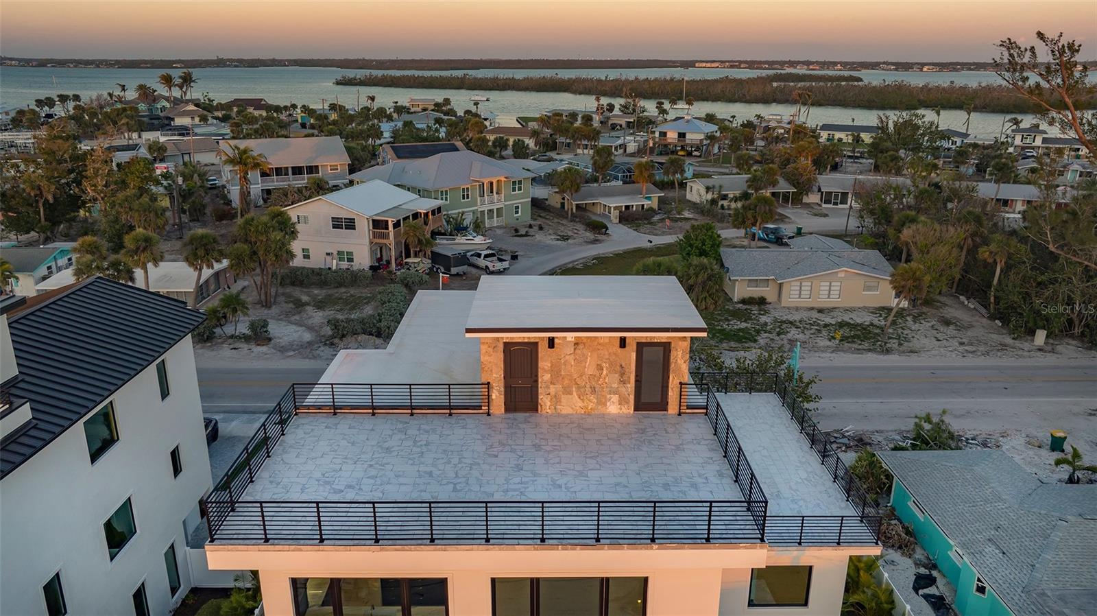 ENGLEWOOD SHORES - Residential