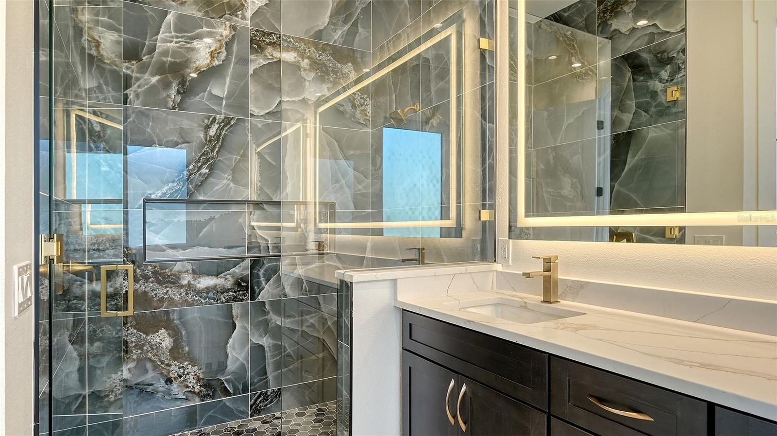 ENGLEWOOD SHORES - Residential
