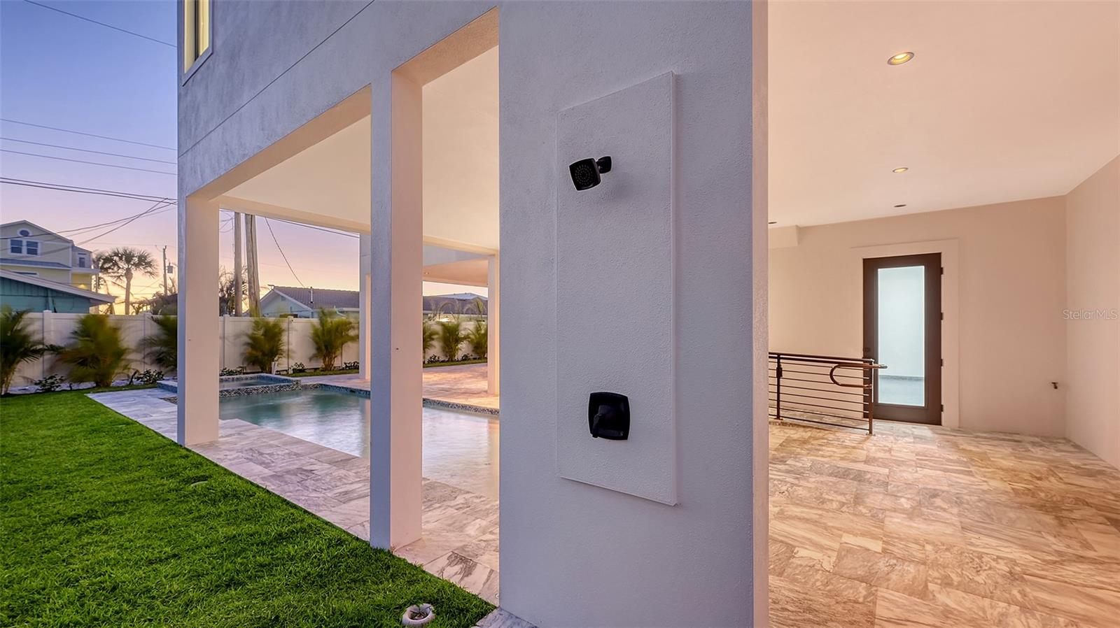 ENGLEWOOD SHORES - Residential