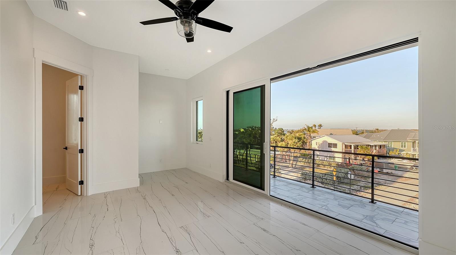 ENGLEWOOD SHORES - Residential