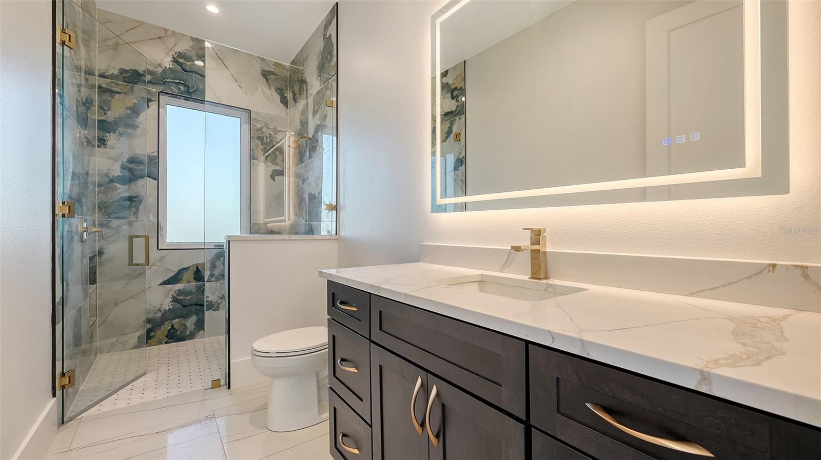 ENGLEWOOD SHORES - Residential