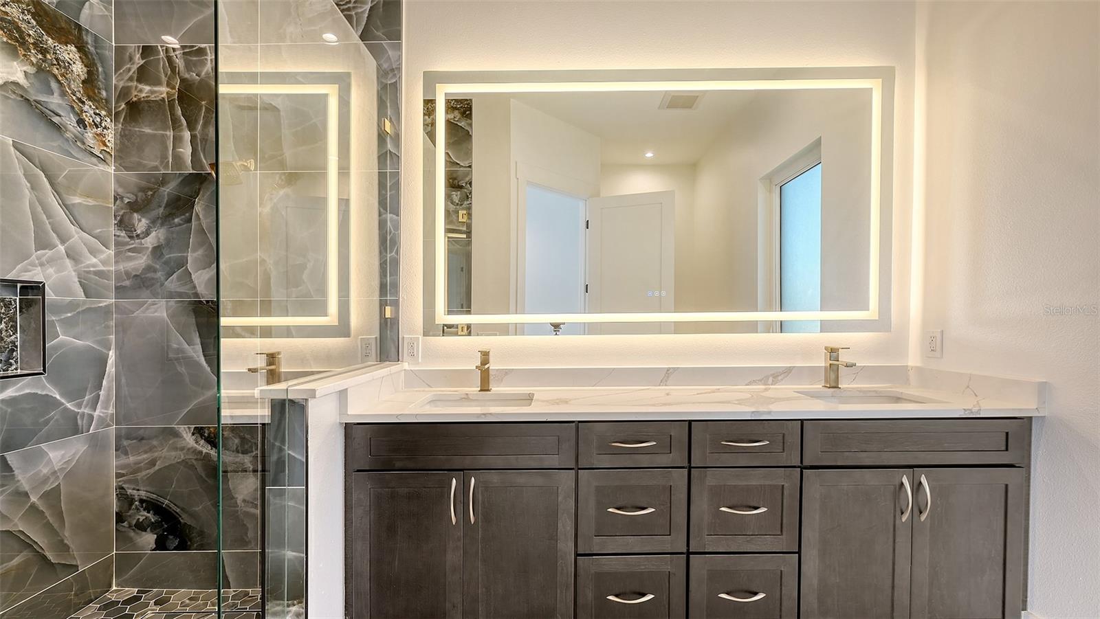 ENGLEWOOD SHORES - Residential