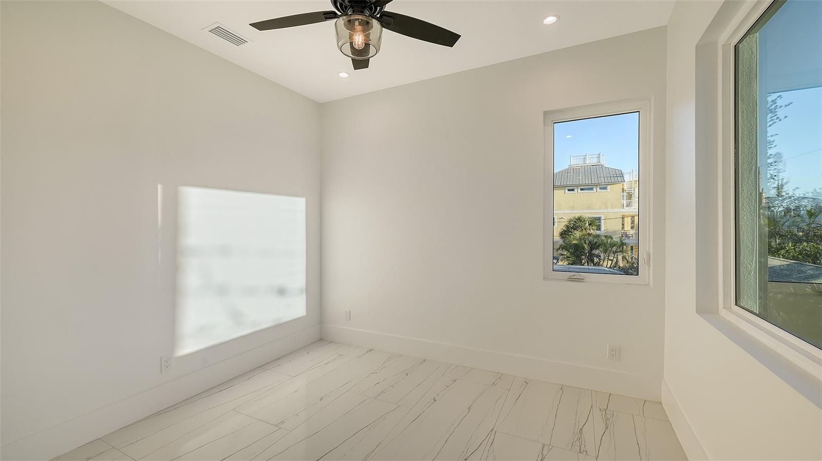 ENGLEWOOD SHORES - Residential