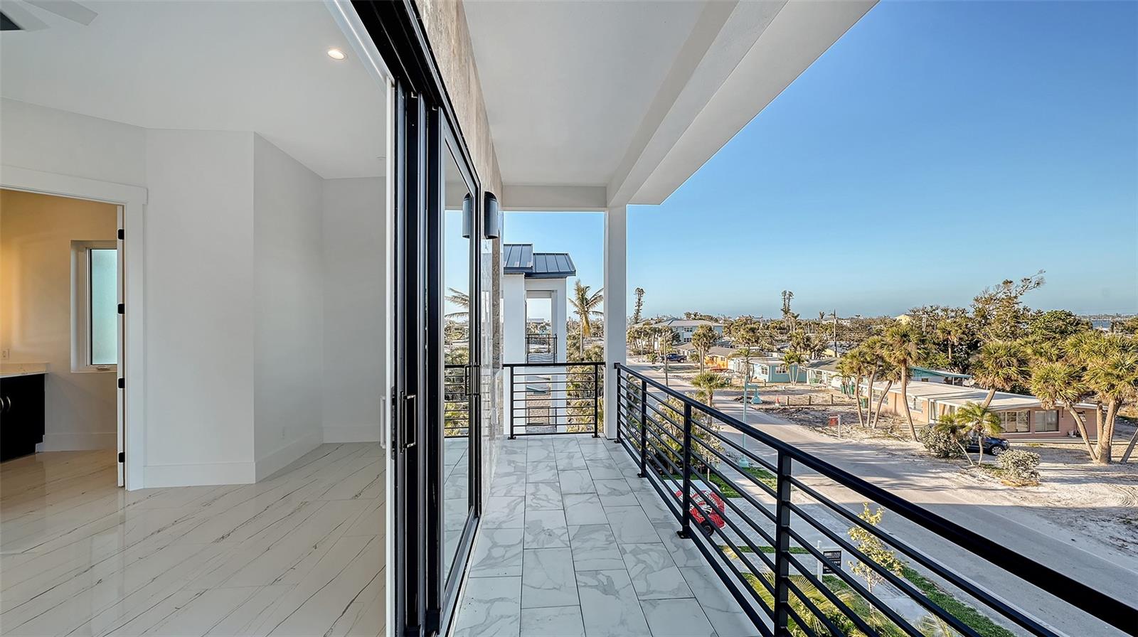 ENGLEWOOD SHORES - Residential