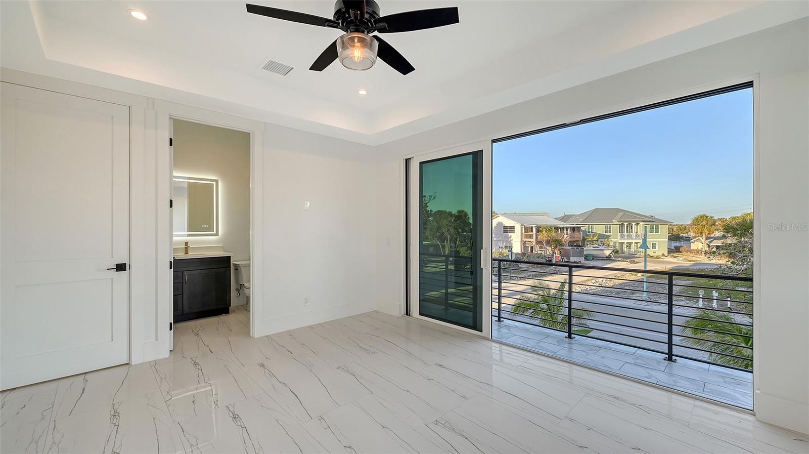 ENGLEWOOD SHORES - Residential