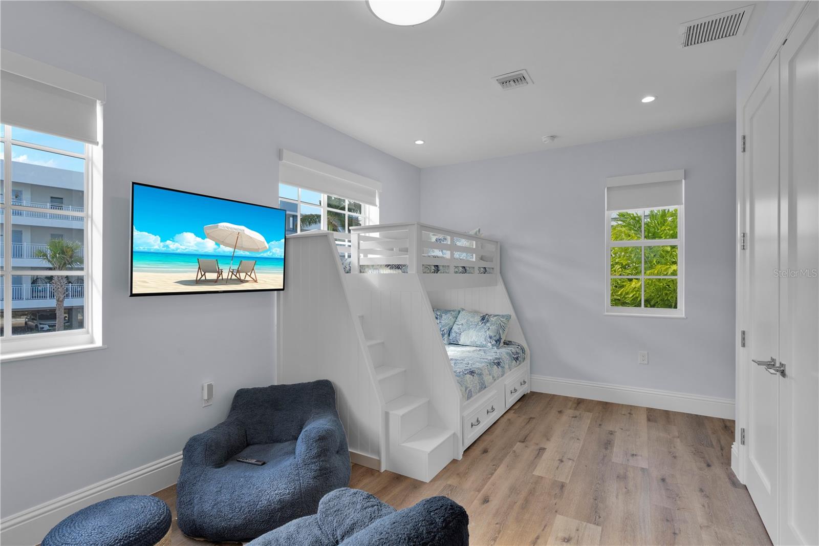 MARATHON BEACH - Residential