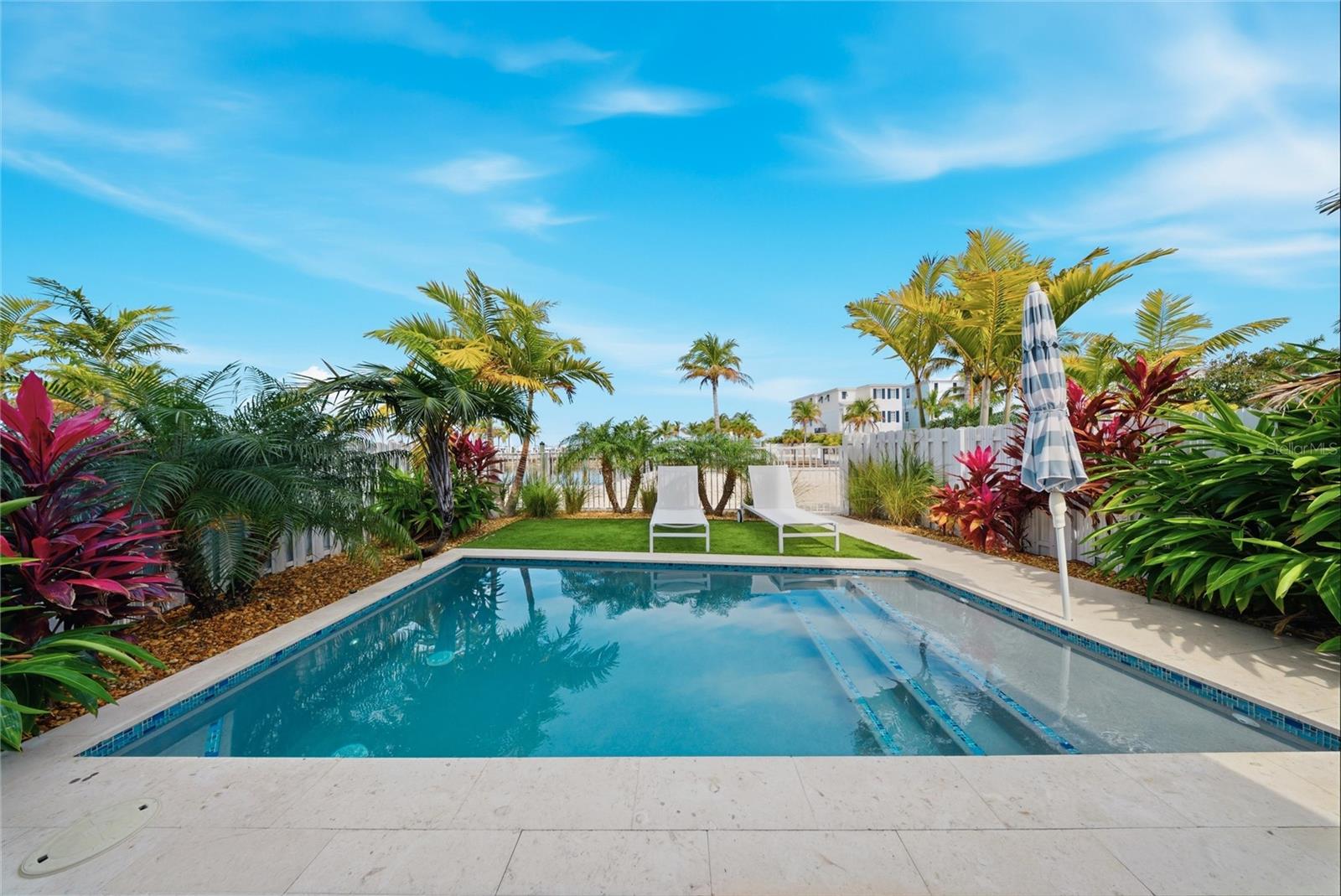 MARATHON BEACH - Residential