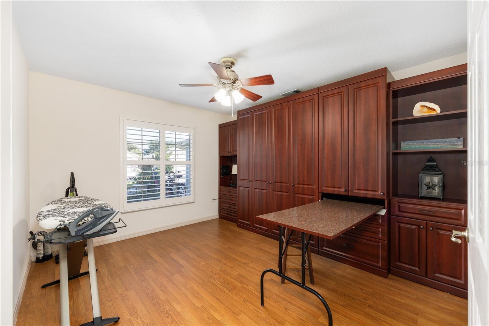 SUMMERGLEN - Residential