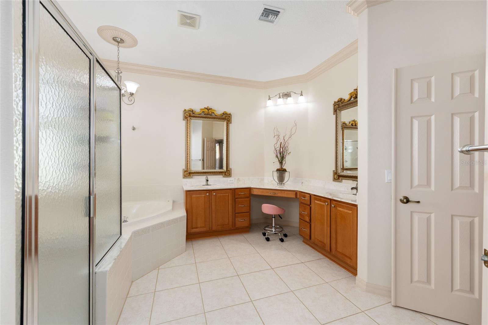 SUMMERGLEN - Residential