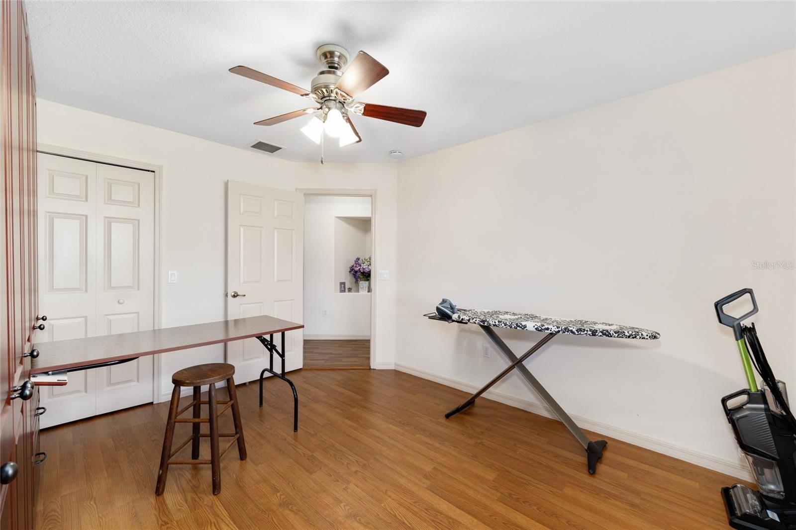 SUMMERGLEN - Residential