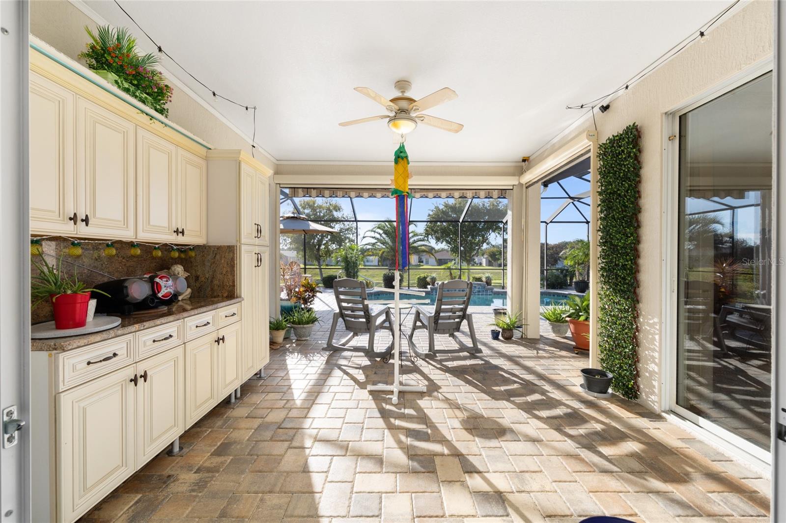 SUMMERGLEN - Residential