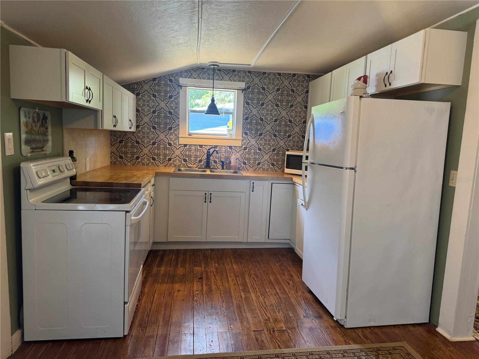 S C MOORE ADD MRS S C MOORE ESTATE - Residential