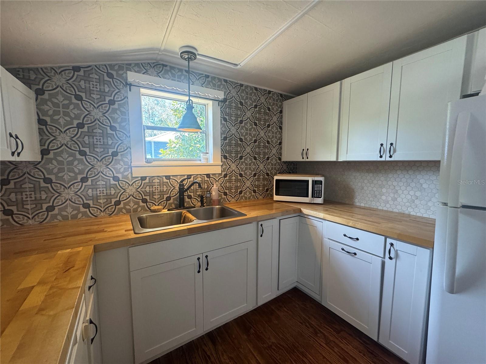 S C MOORE ADD MRS S C MOORE ESTATE - Residential