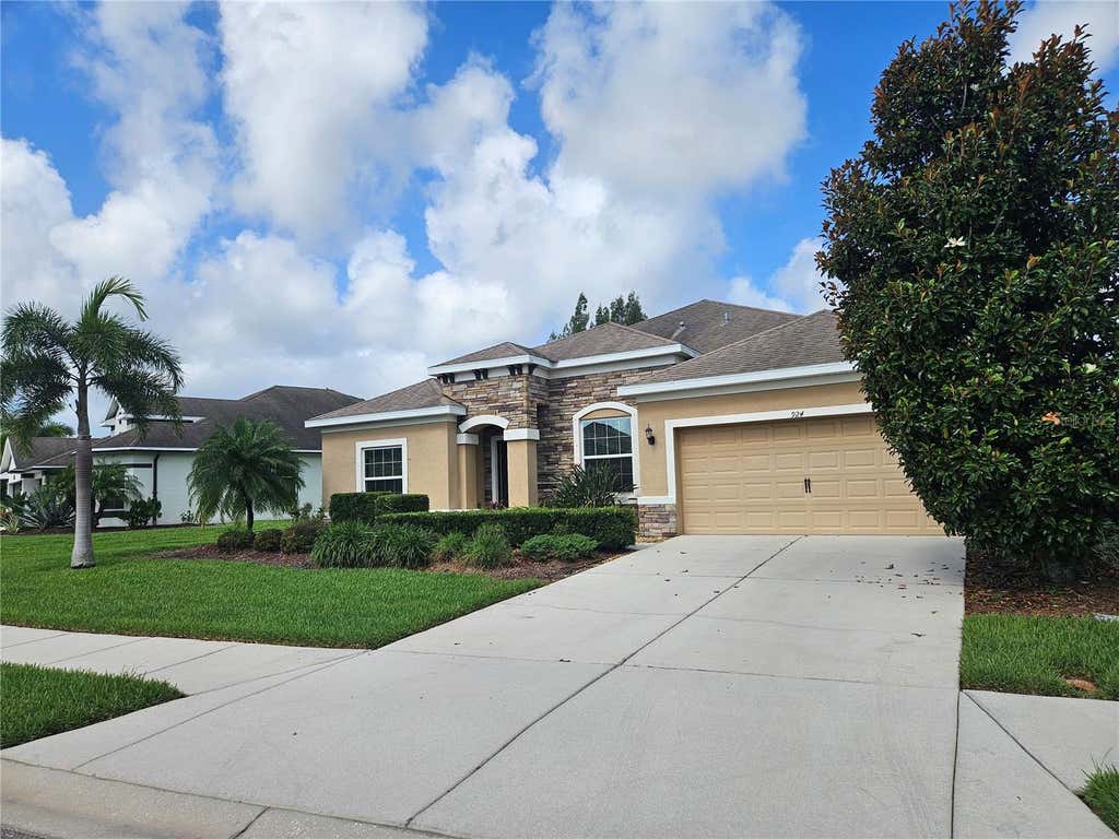 Photo of 924 Buttercup Glen, Bradenton, FL 34212 (MLS # A4696105)