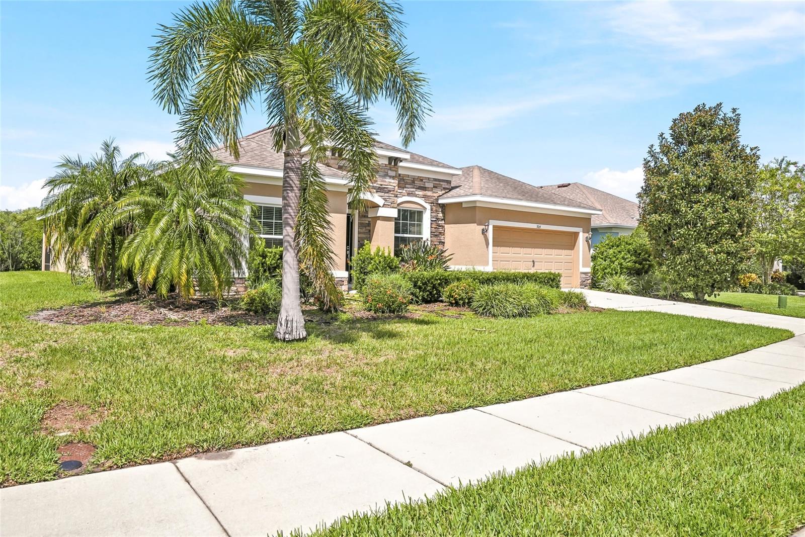 924 BUTTERCUP GLEN