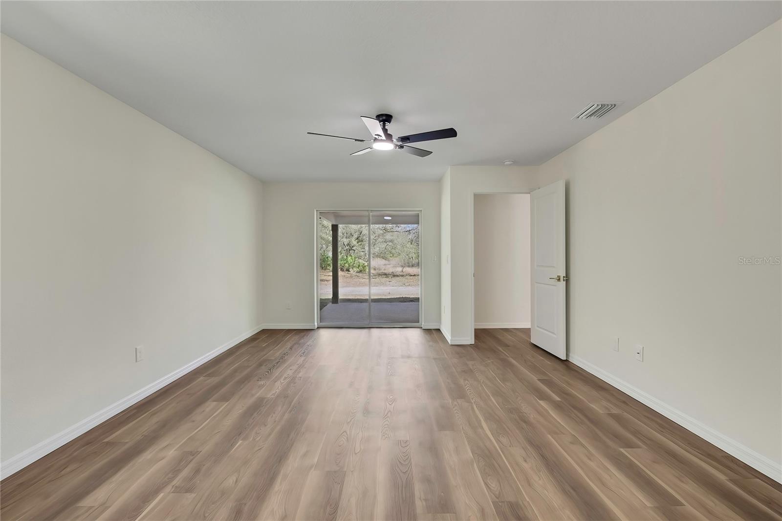 CRYSTAL MANOR UNIT 02 - Residential