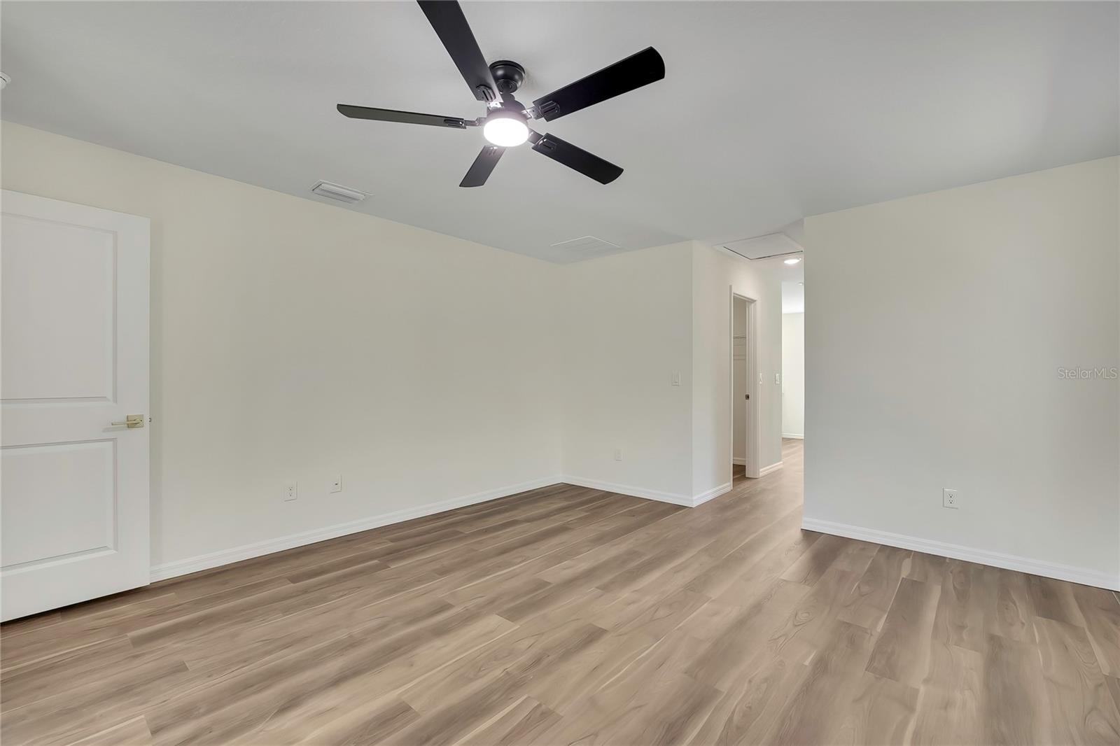 CRYSTAL MANOR UNIT 02 - Residential