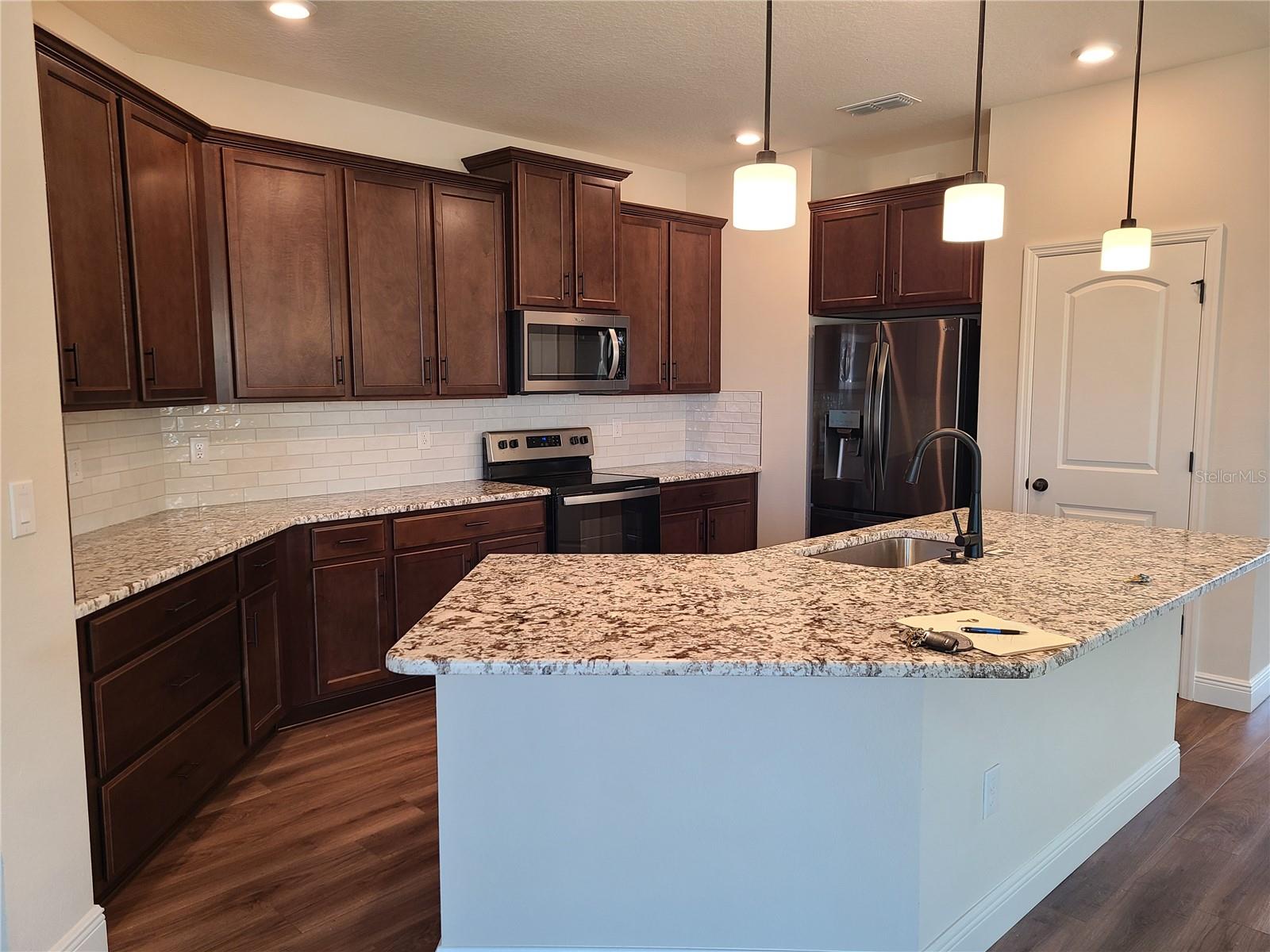 AVAUNCE - Residential Lease