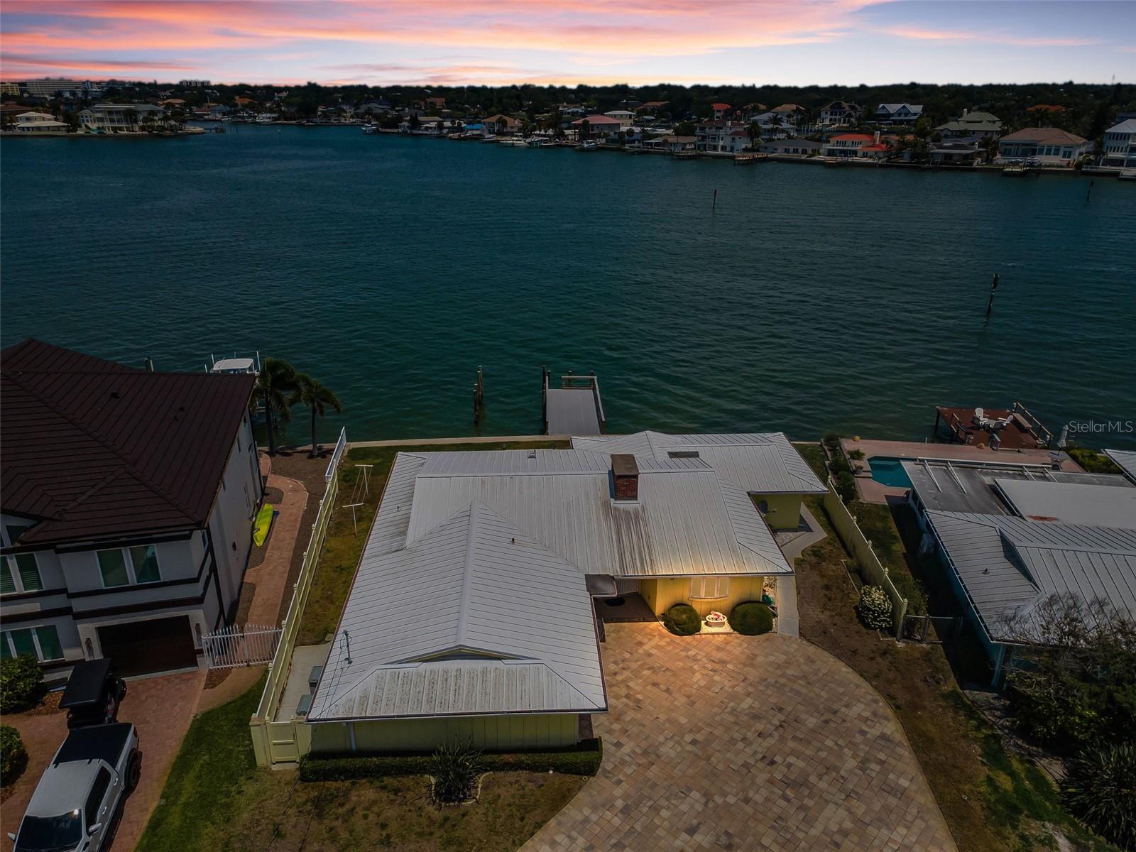 516 HARBOR DRIVE N