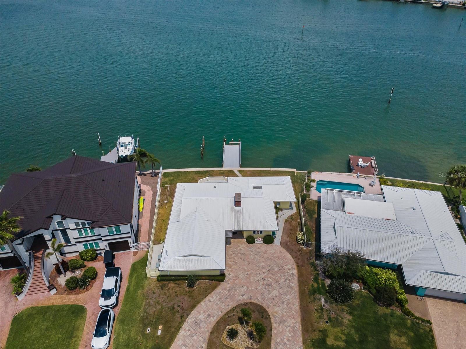 516 HARBOR DRIVE N