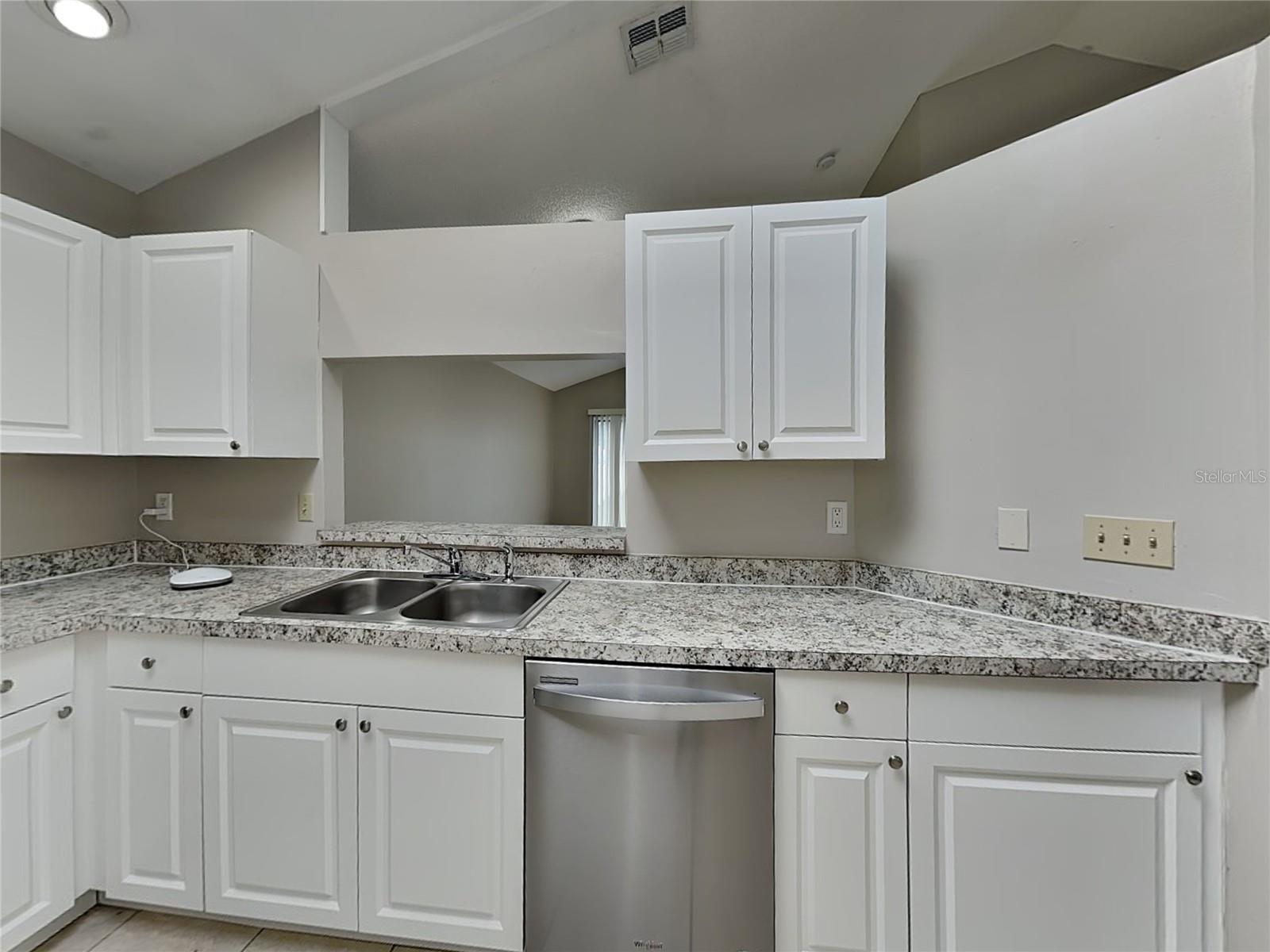 THE VILLAGES OF LAKESIDE SOUTH PH I REV - Residential Lease