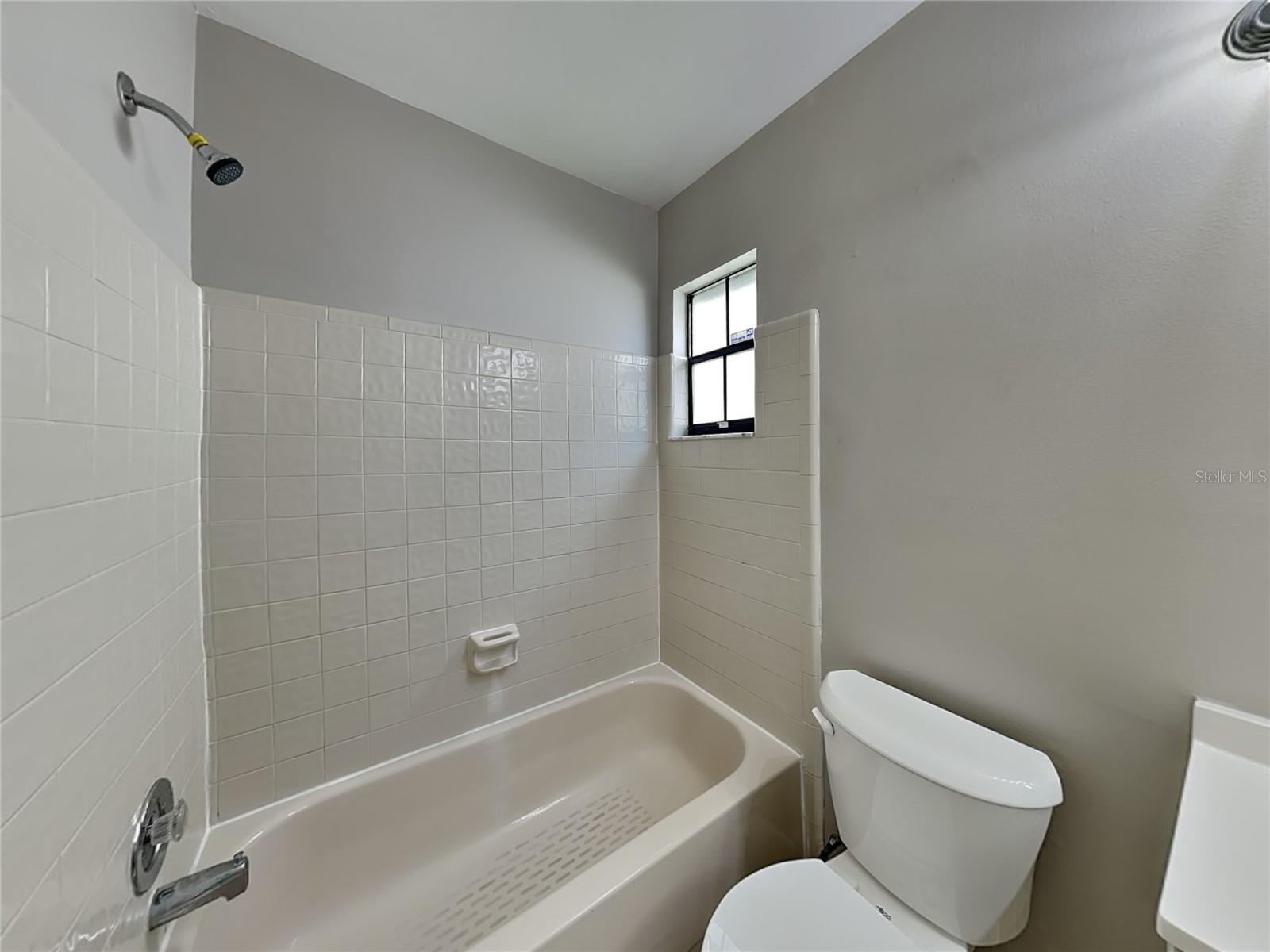 THE VILLAGES OF LAKESIDE SOUTH PH I REV - Residential Lease