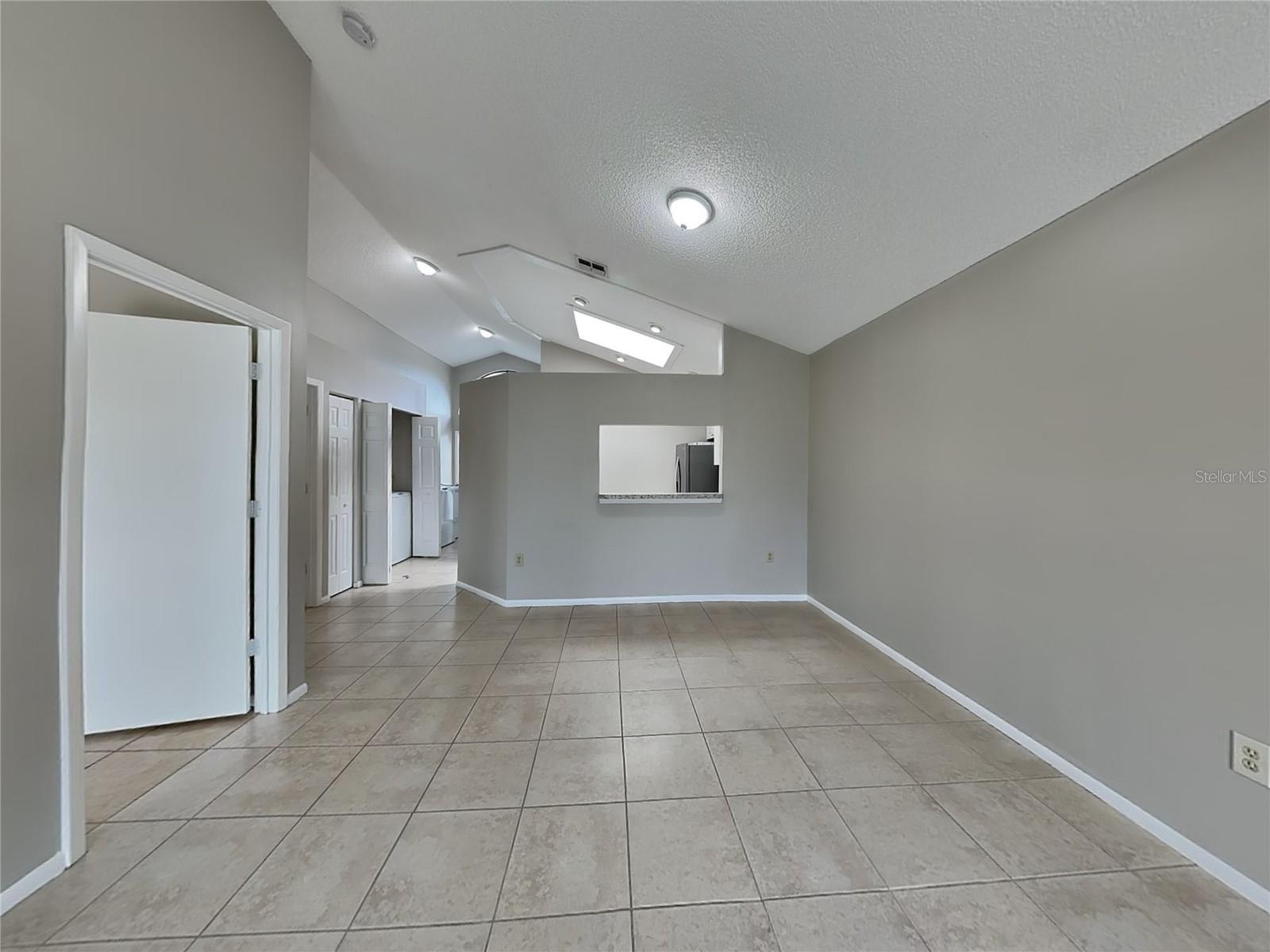 THE VILLAGES OF LAKESIDE SOUTH PH I REV - Residential Lease