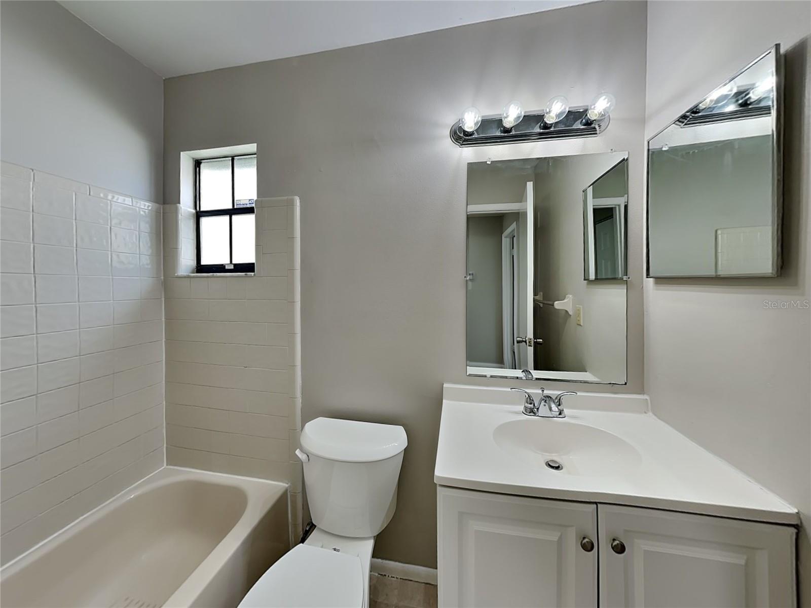 THE VILLAGES OF LAKESIDE SOUTH PH I REV - Residential Lease