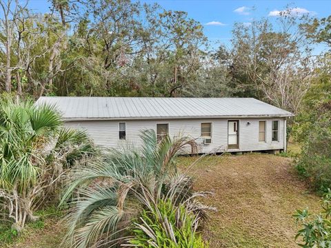 A home in LAKELAND