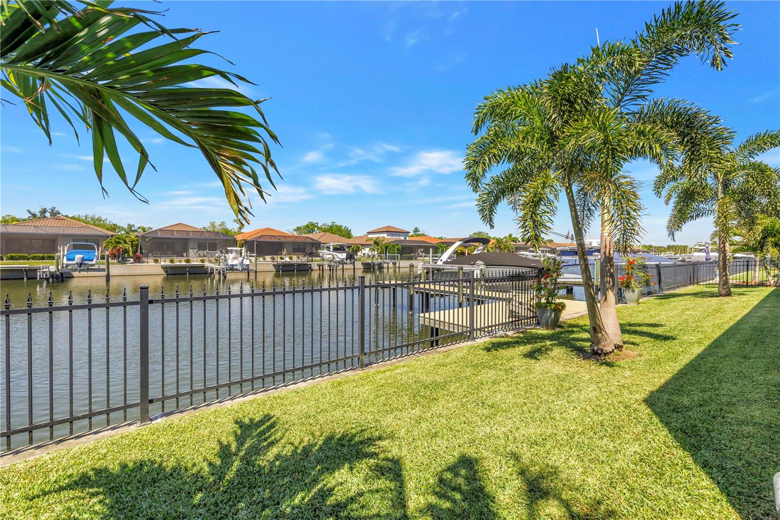 1015700; SANCTUARY COVE - Residential