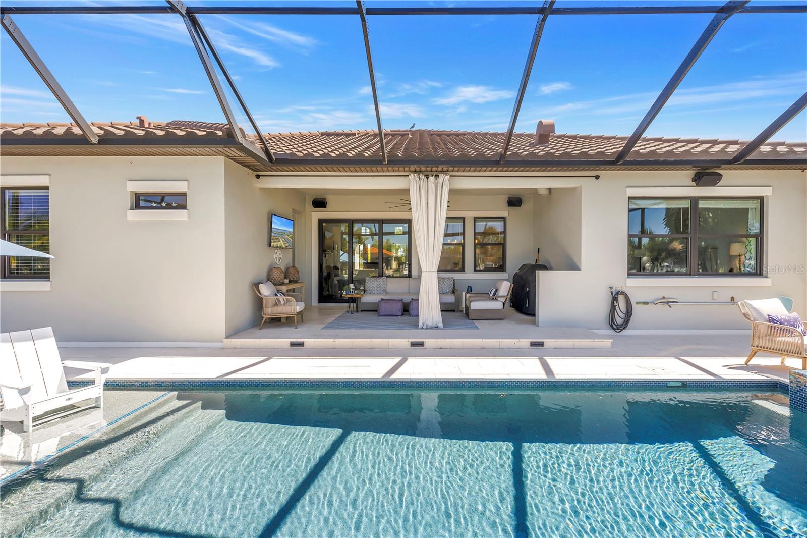 1015700; SANCTUARY COVE - Residential