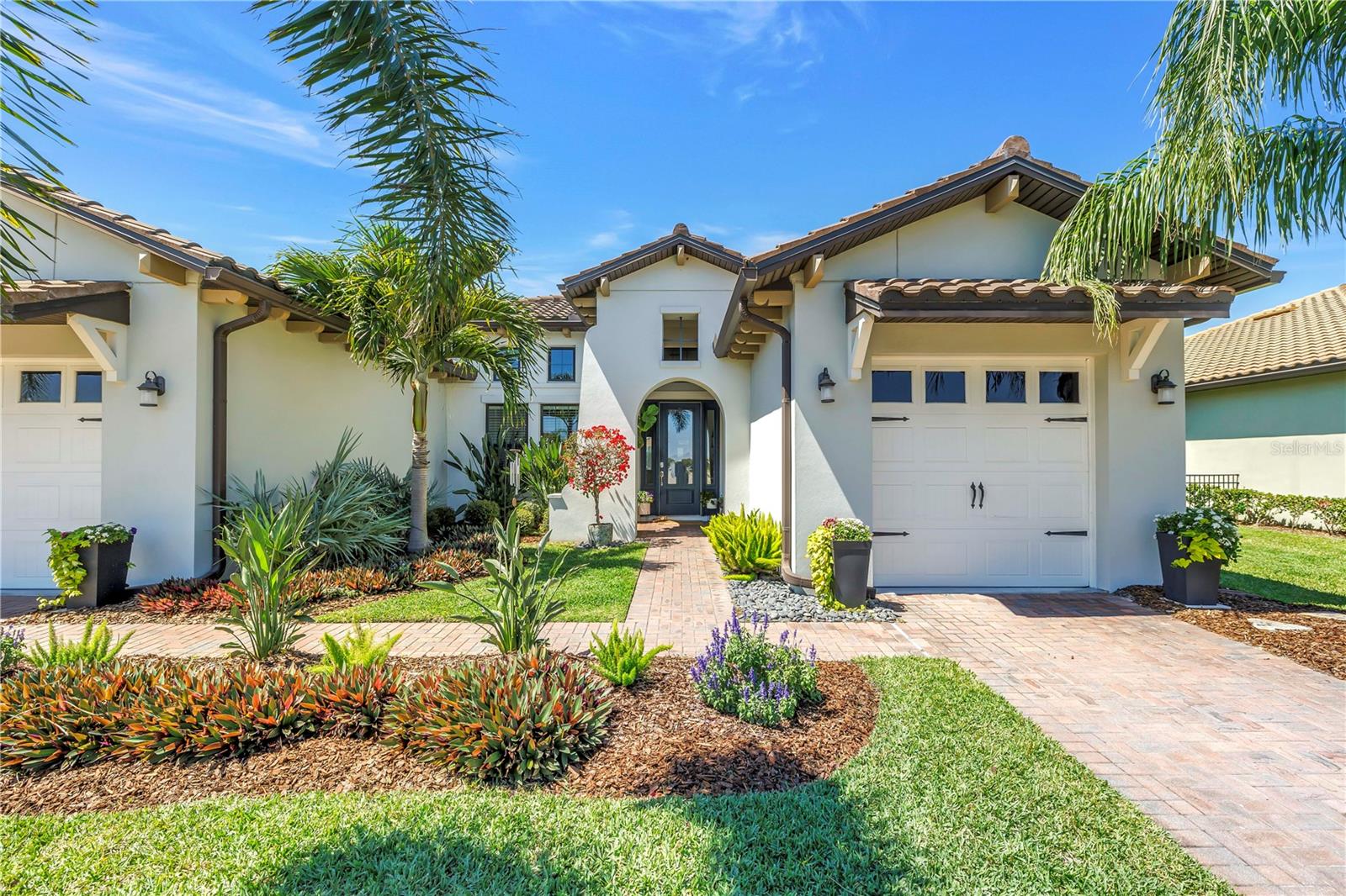 1015700; SANCTUARY COVE - Residential