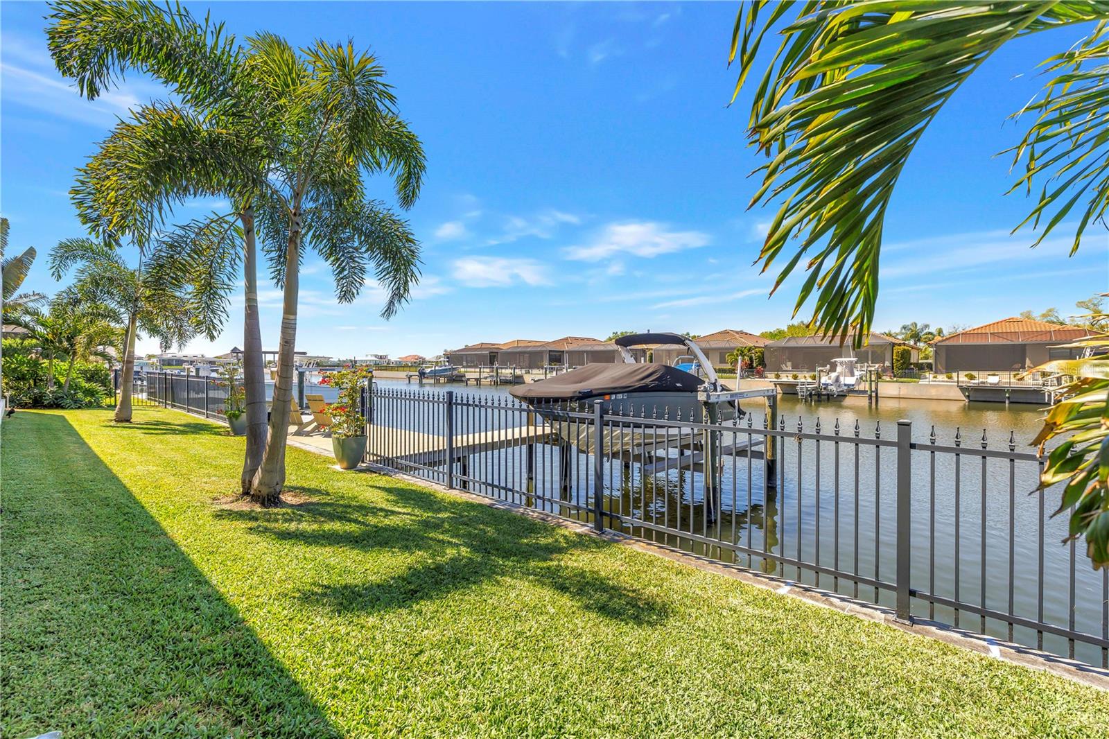 1015700; SANCTUARY COVE - Residential