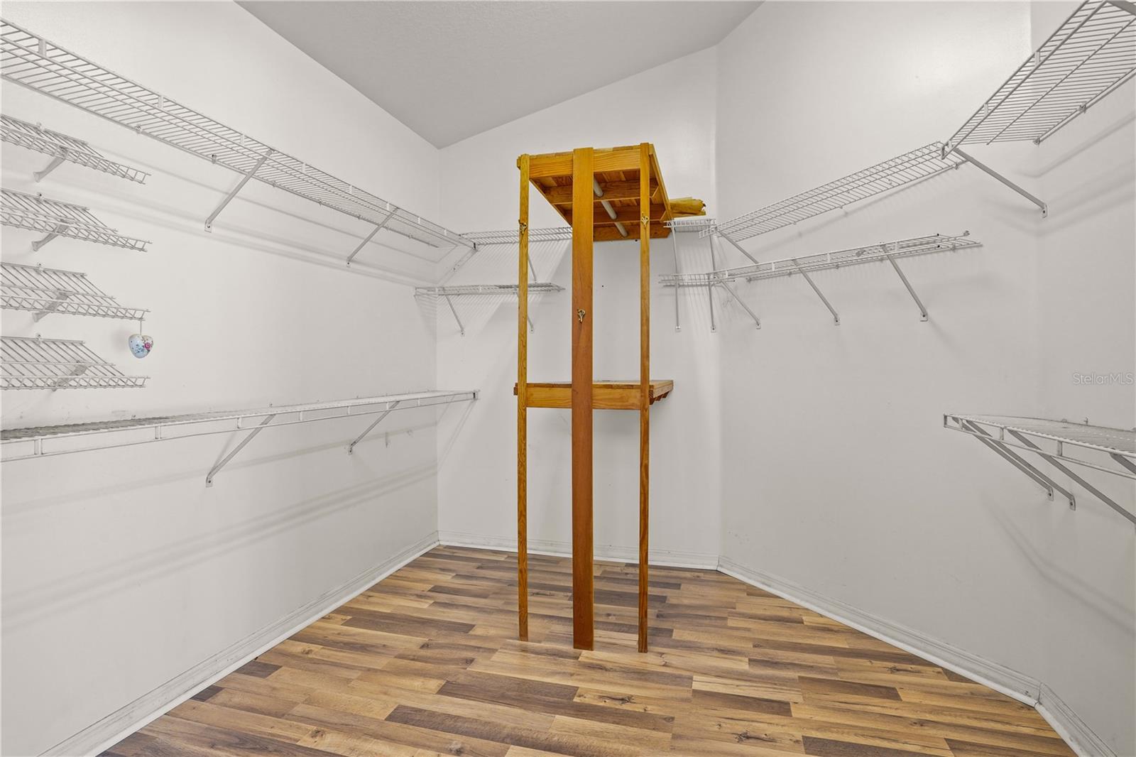 ERROL ESTATE - Residential